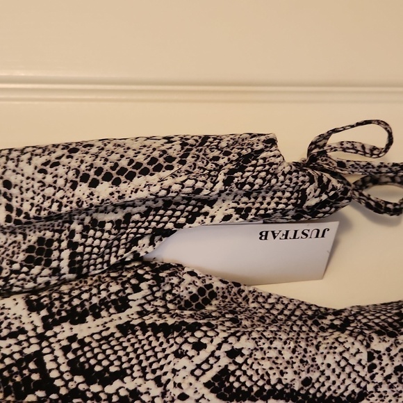NWT Just Fab Women's Snakeskin Print Black and White Dress Size S - Picture 5 of 9